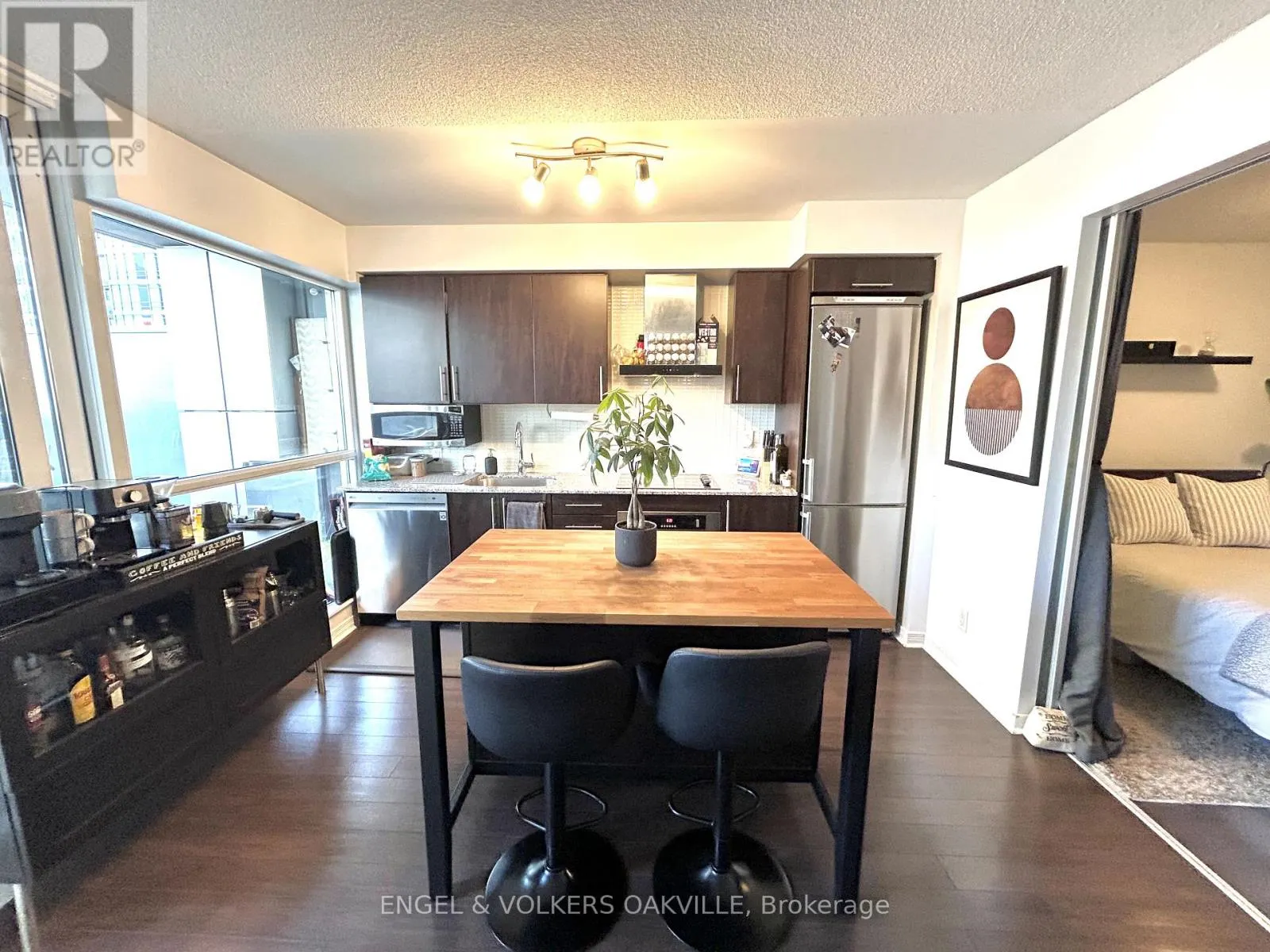 405 - 352 FRONT STREET W