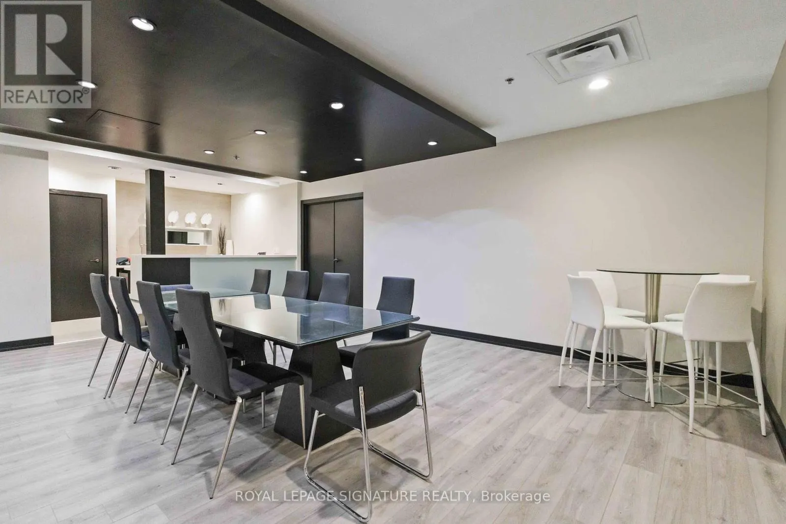 PH904 - 120 DALLIMORE CIRCLE