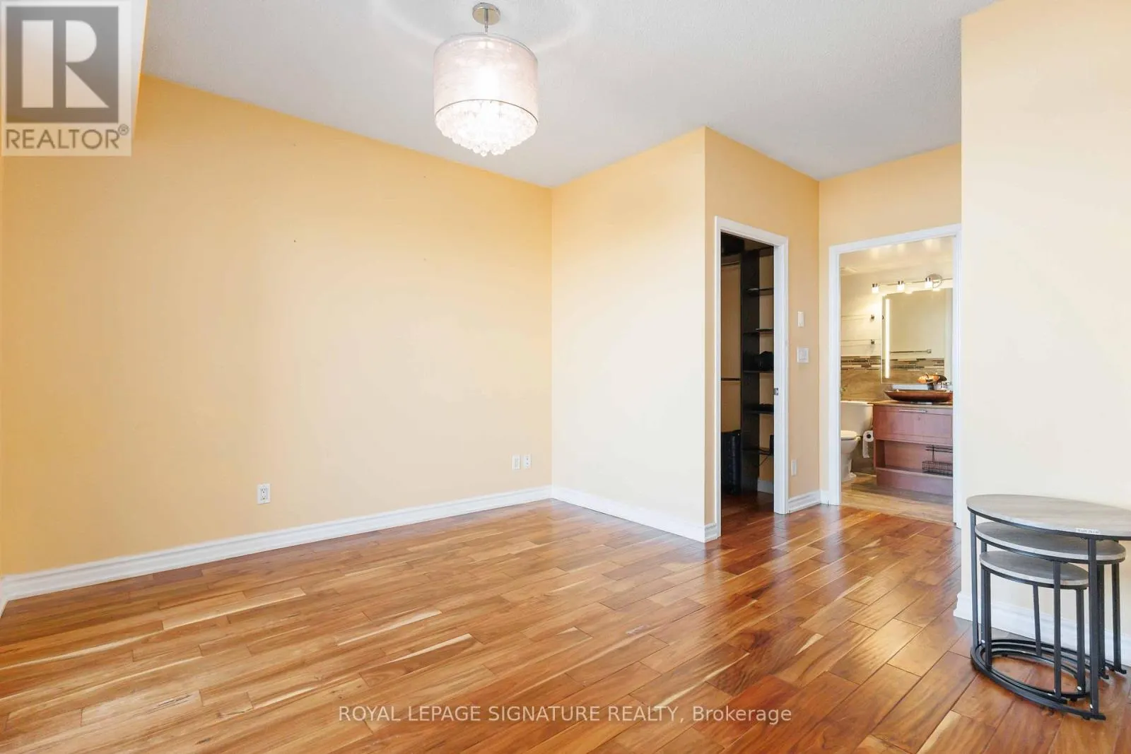 PH904 - 120 DALLIMORE CIRCLE