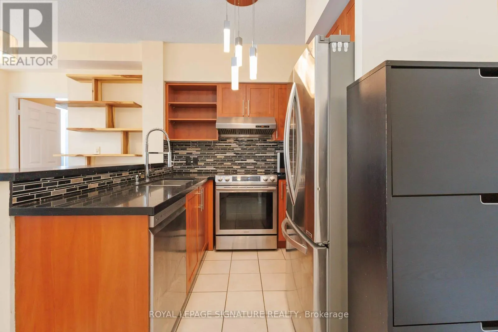 PH904 - 120 DALLIMORE CIRCLE