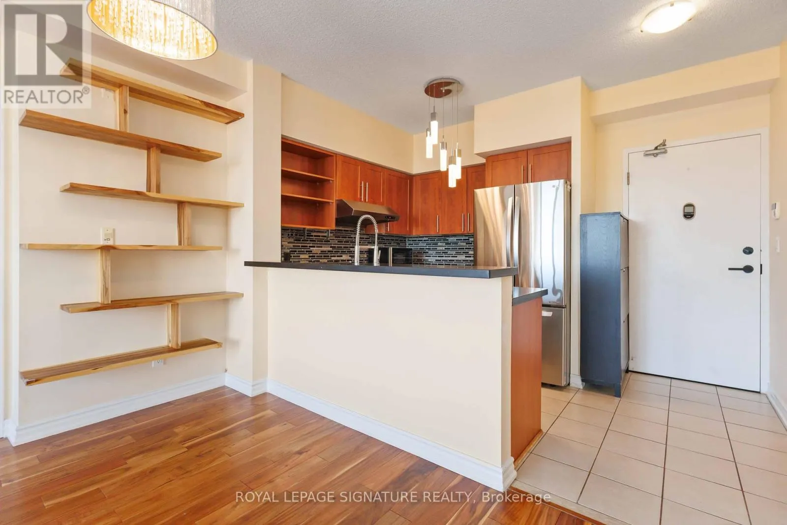 PH904 - 120 DALLIMORE CIRCLE