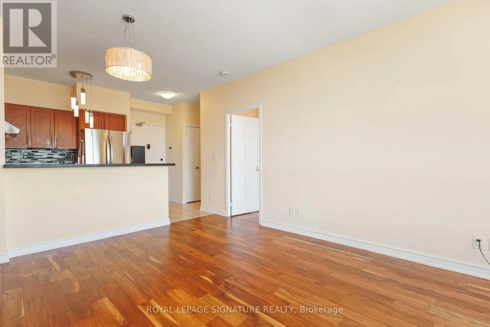 PH904 - 120 DALLIMORE CIRCLE
