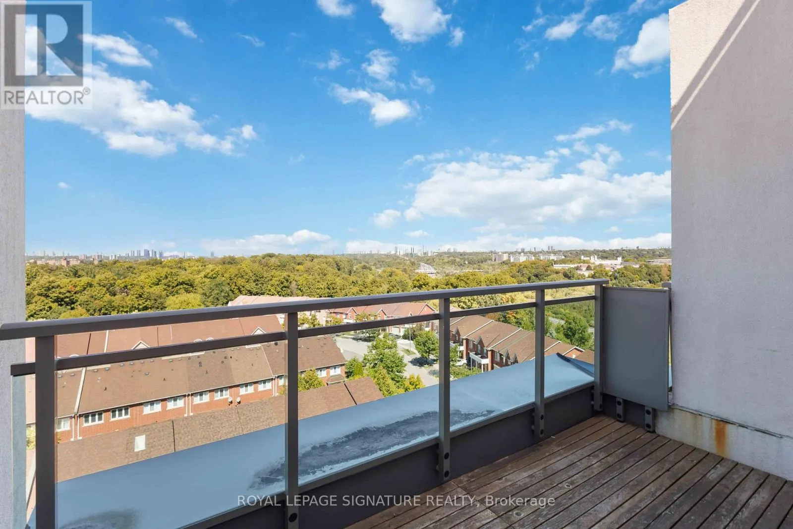 PH904 - 120 DALLIMORE CIRCLE