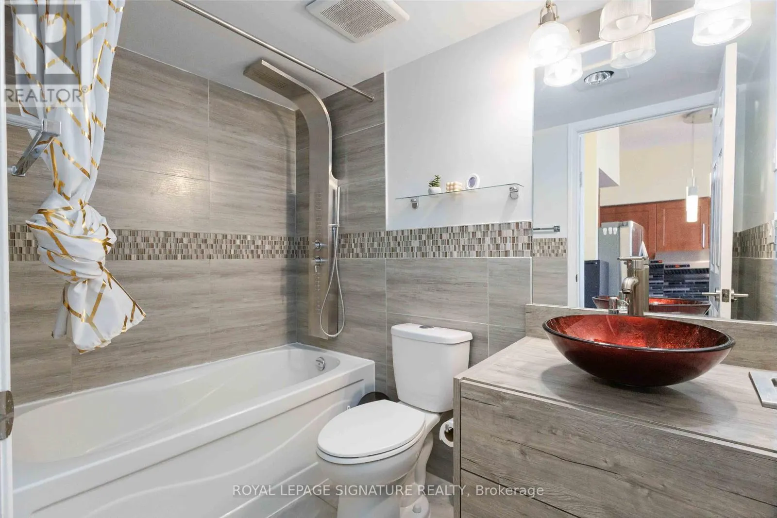 PH904 - 120 DALLIMORE CIRCLE