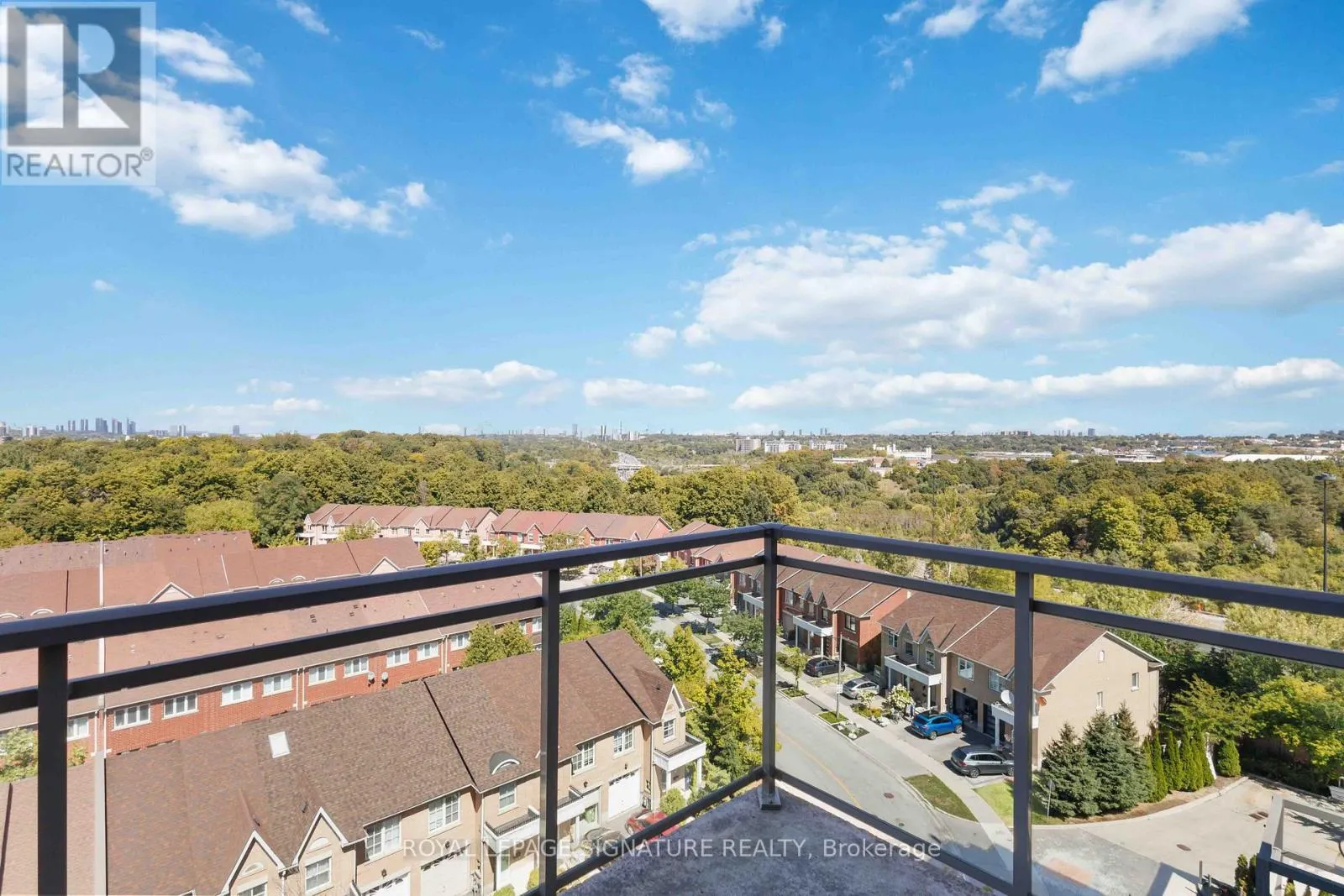 PH904 - 120 DALLIMORE CIRCLE