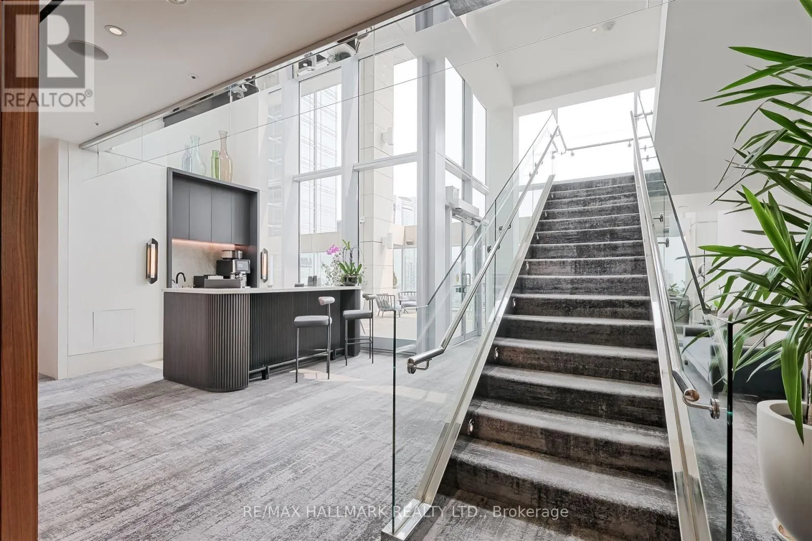 3303 - 183 WELLINGTON STREET W