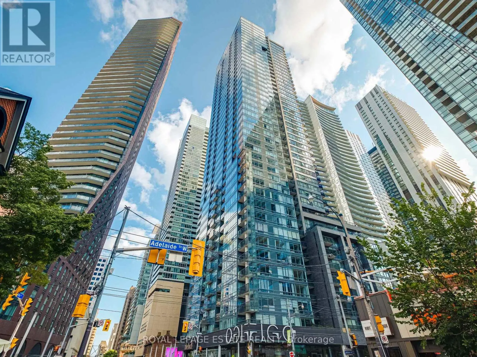 313 - 295 ADELAIDE STREET W