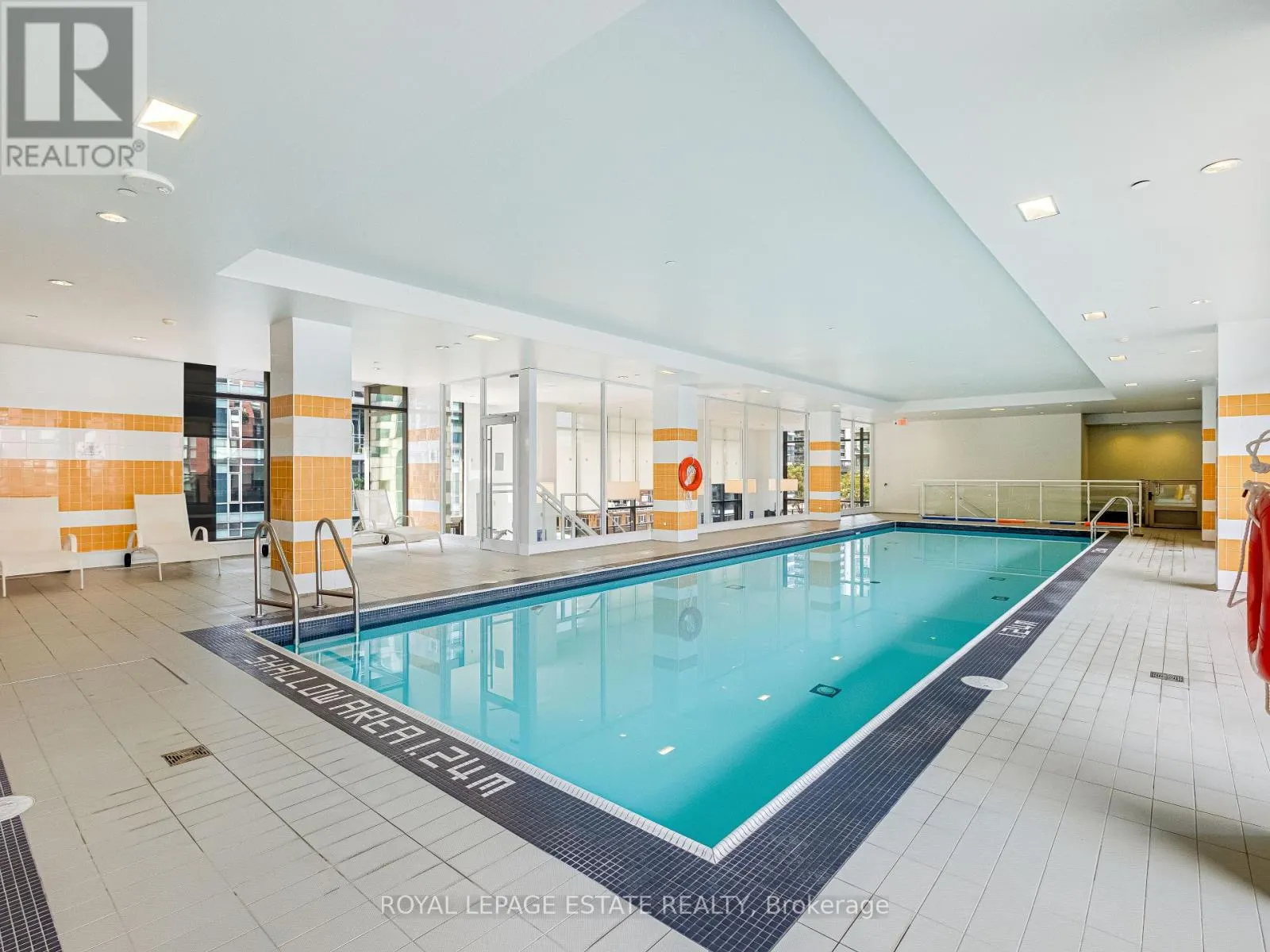 313 - 295 ADELAIDE STREET W