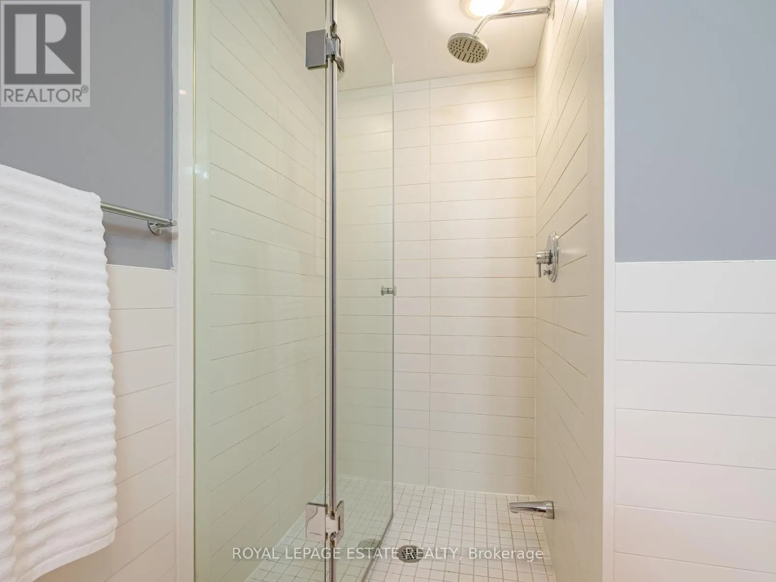 313 - 295 ADELAIDE STREET W