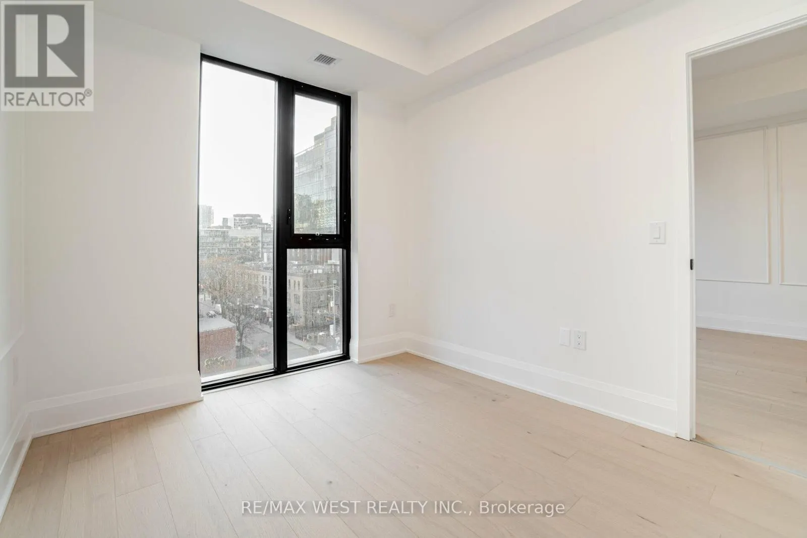 609 - 123 PORTLAND ST STREET