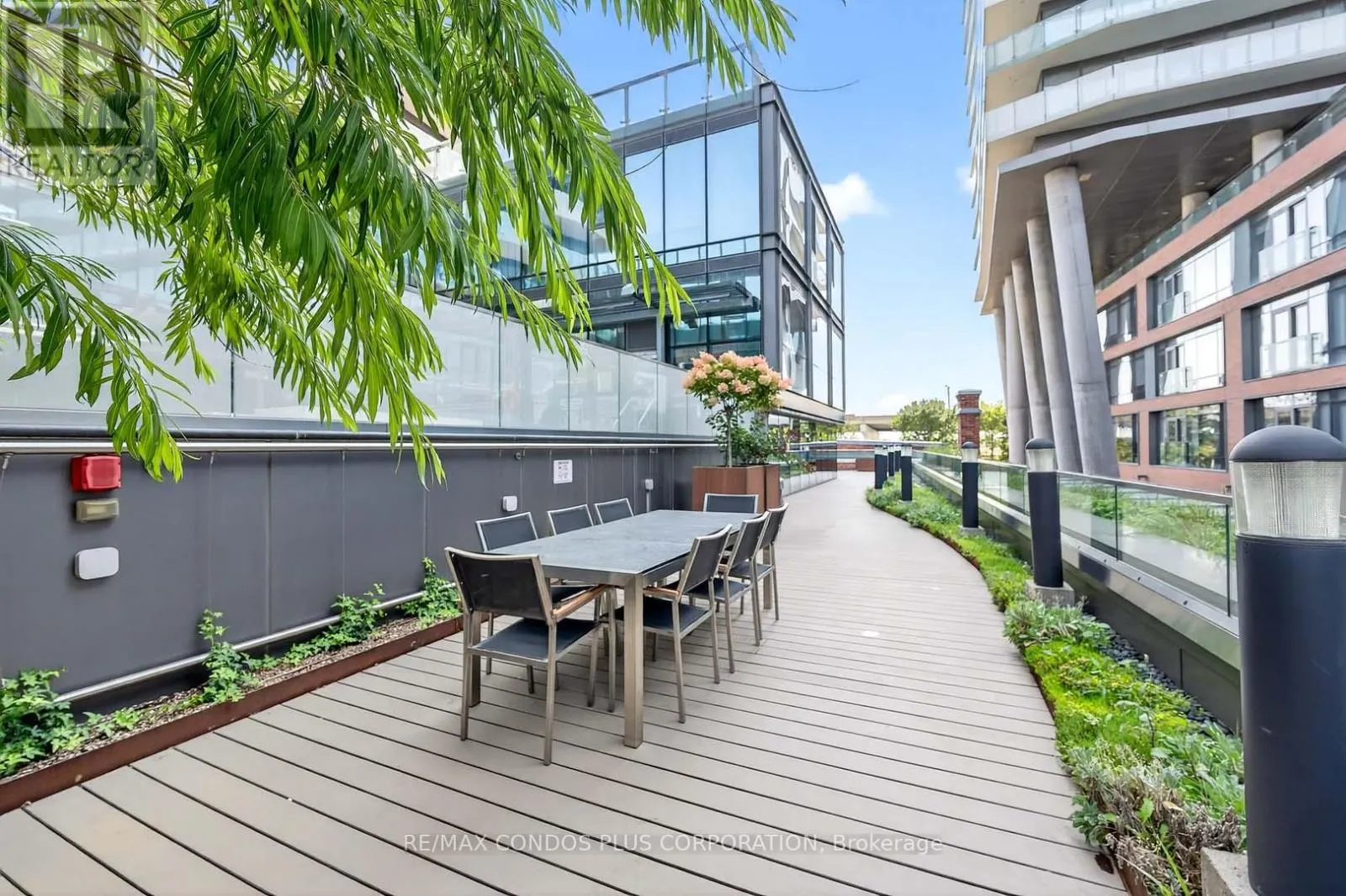 #207 - 390 CHERRY STREET
