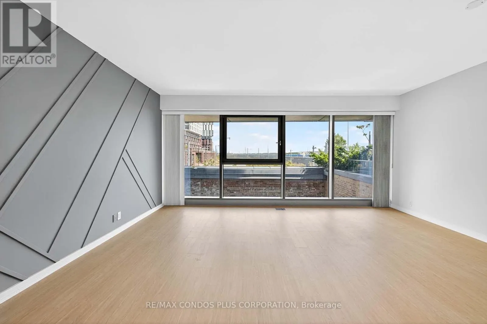 #207 - 390 CHERRY STREET