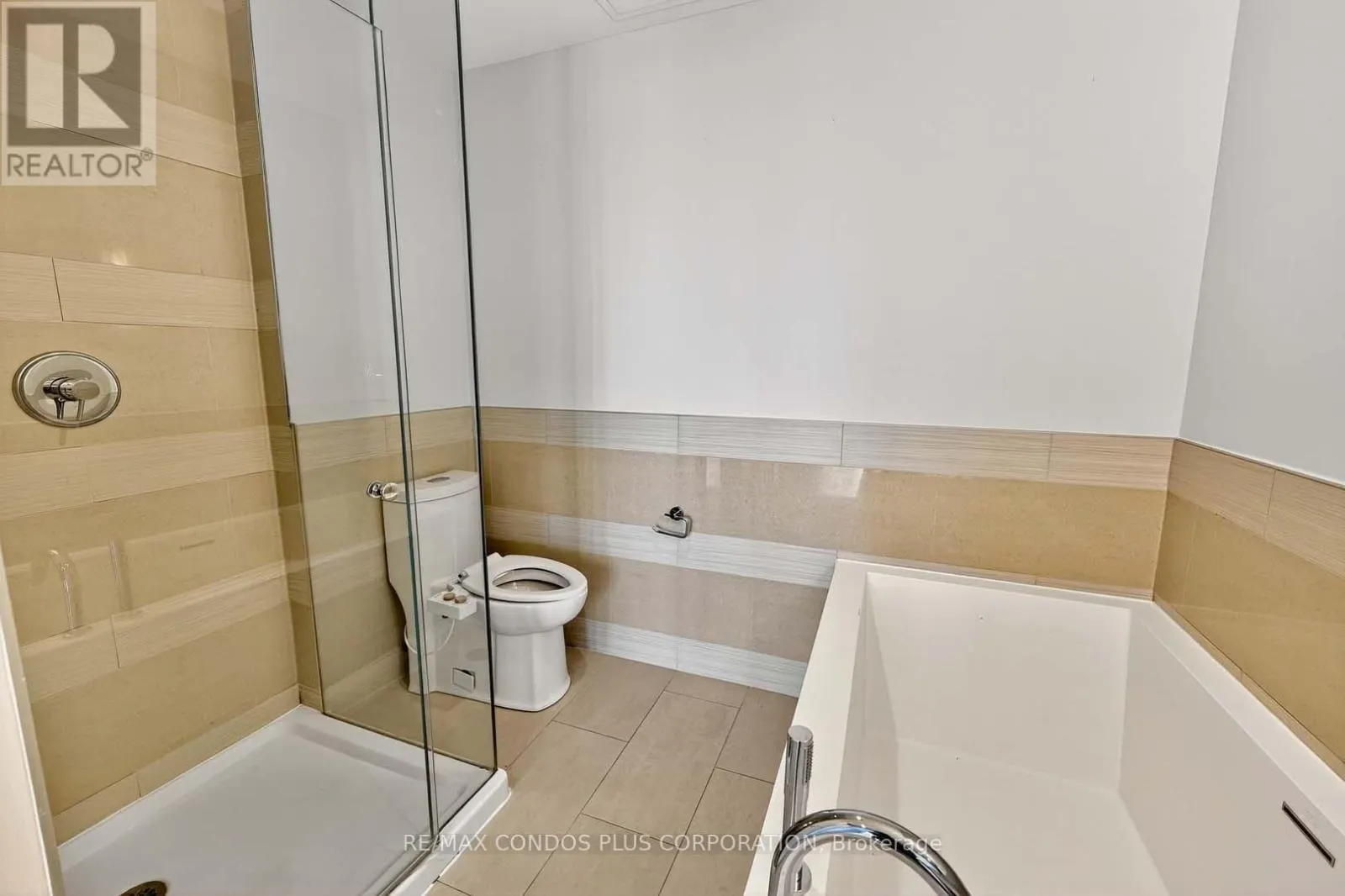 #207 - 390 CHERRY STREET