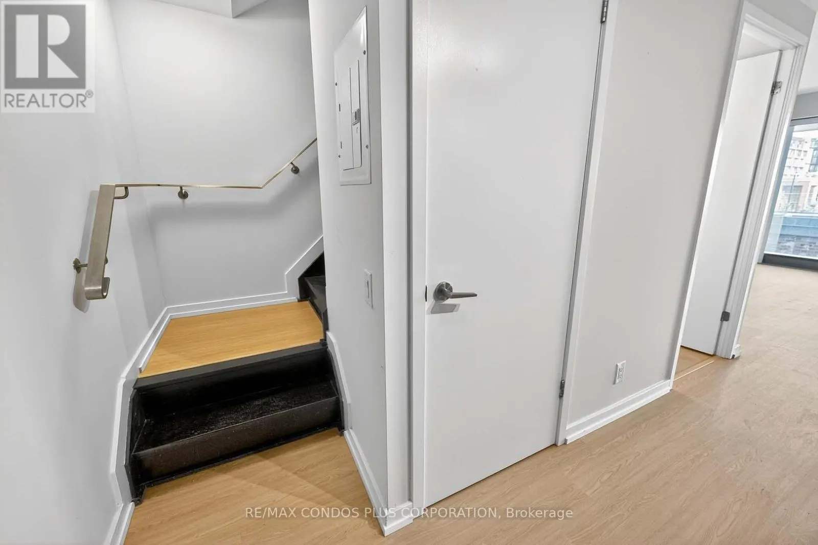#207 - 390 CHERRY STREET