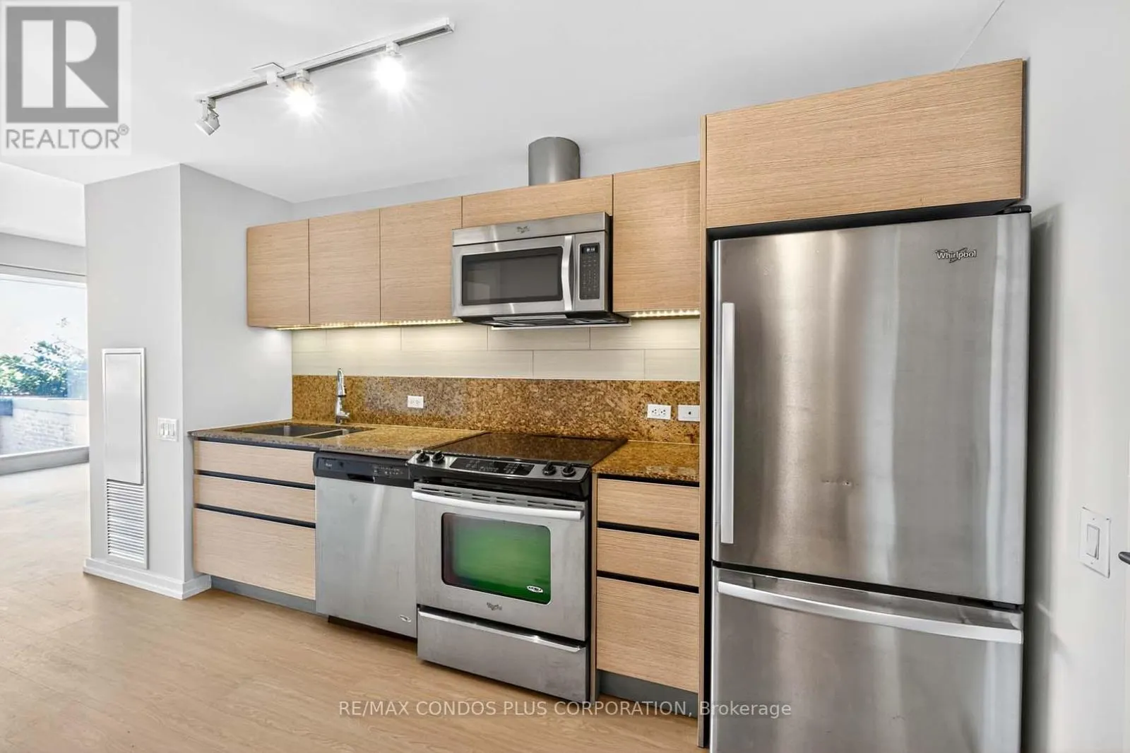 #207 - 390 CHERRY STREET