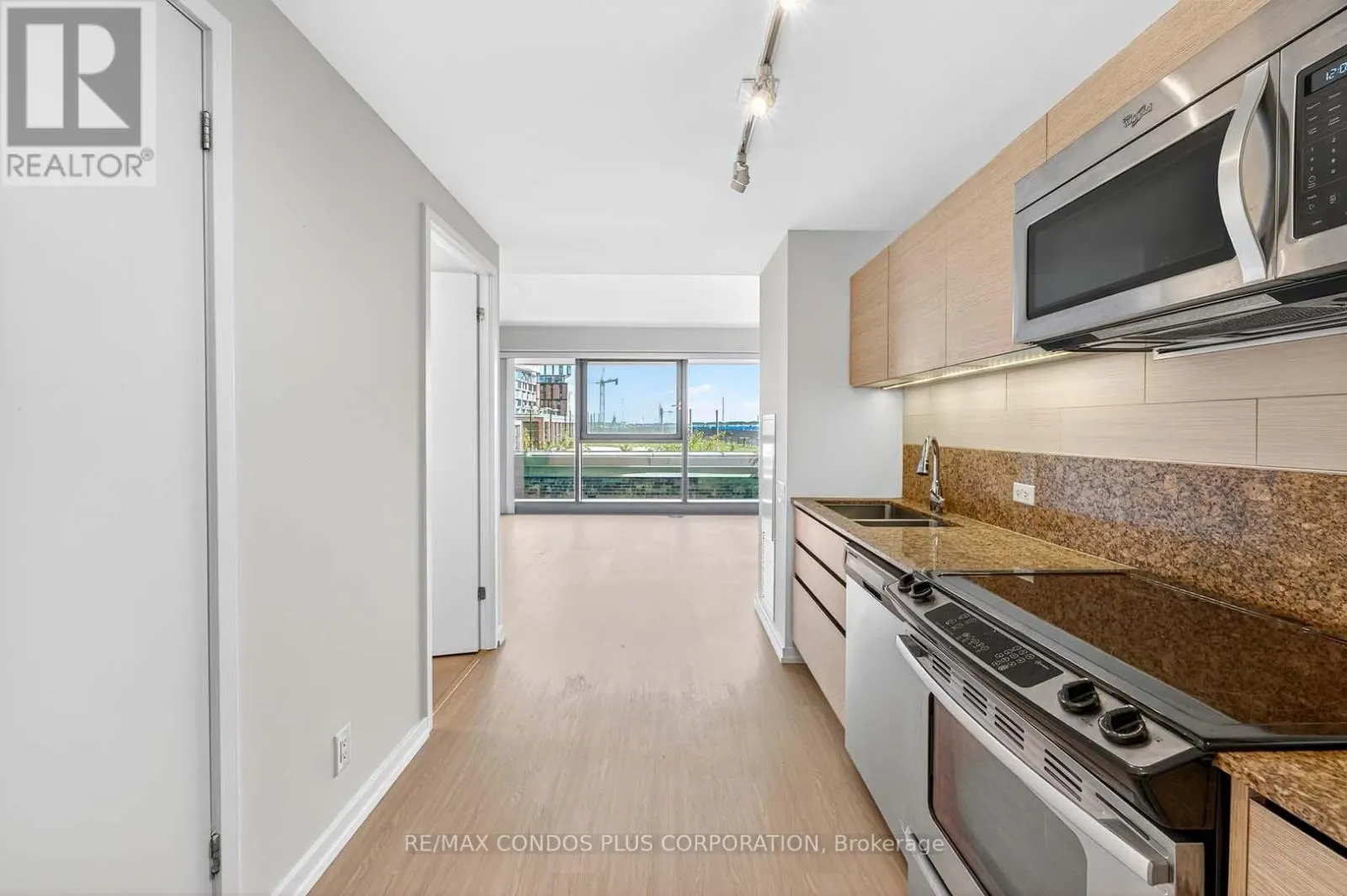#207 - 390 CHERRY STREET