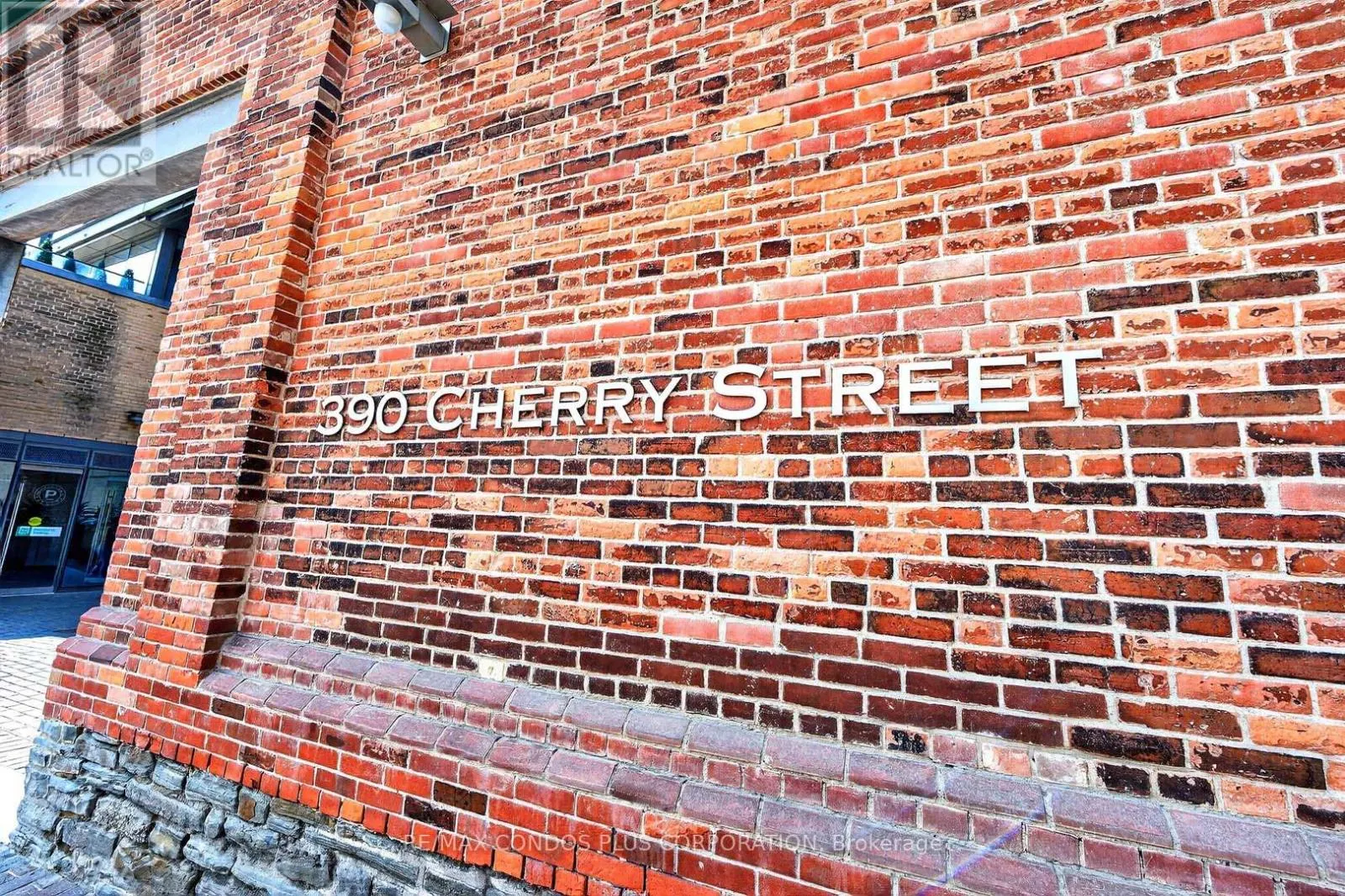 #207 - 390 CHERRY STREET