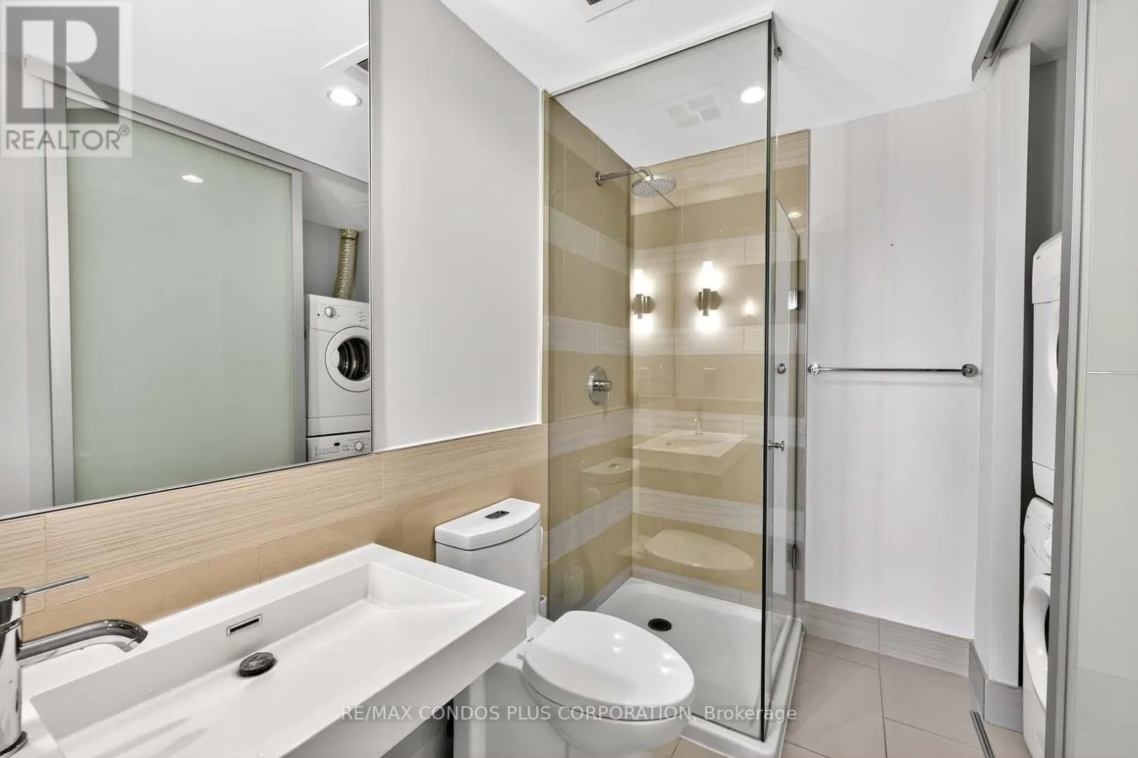 #207 - 390 CHERRY STREET