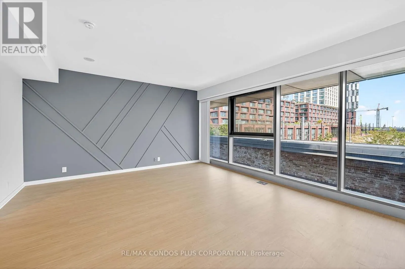 #207 - 390 CHERRY STREET