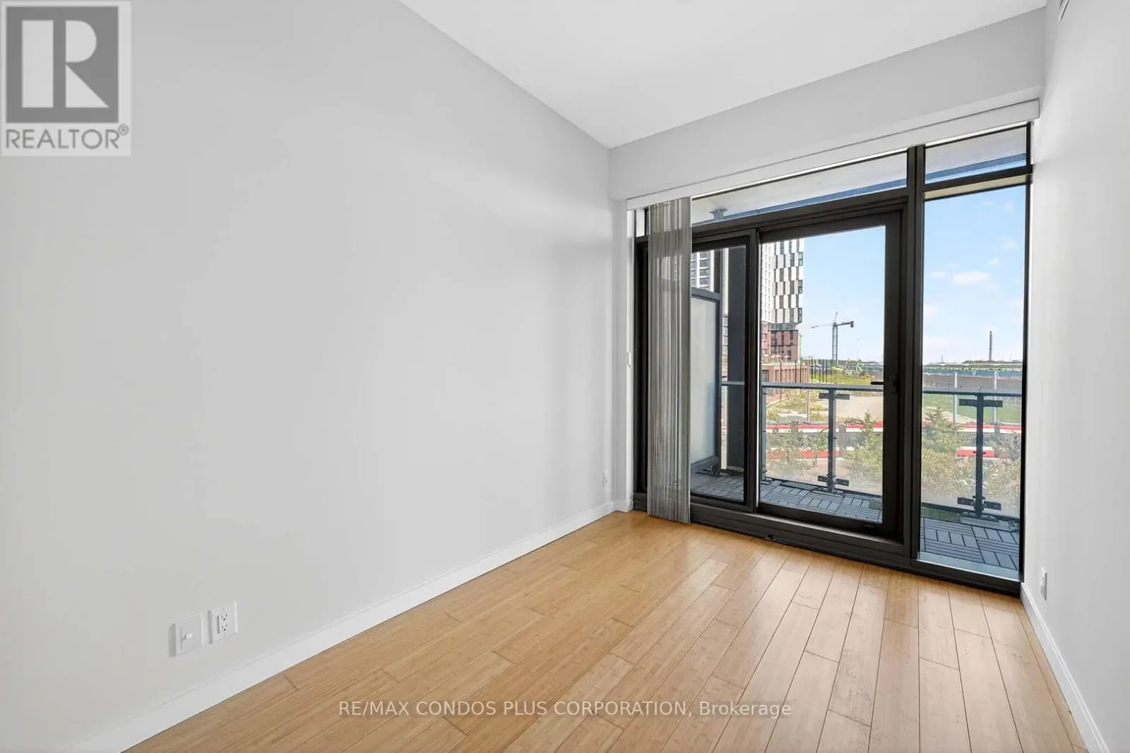 #207 - 390 CHERRY STREET