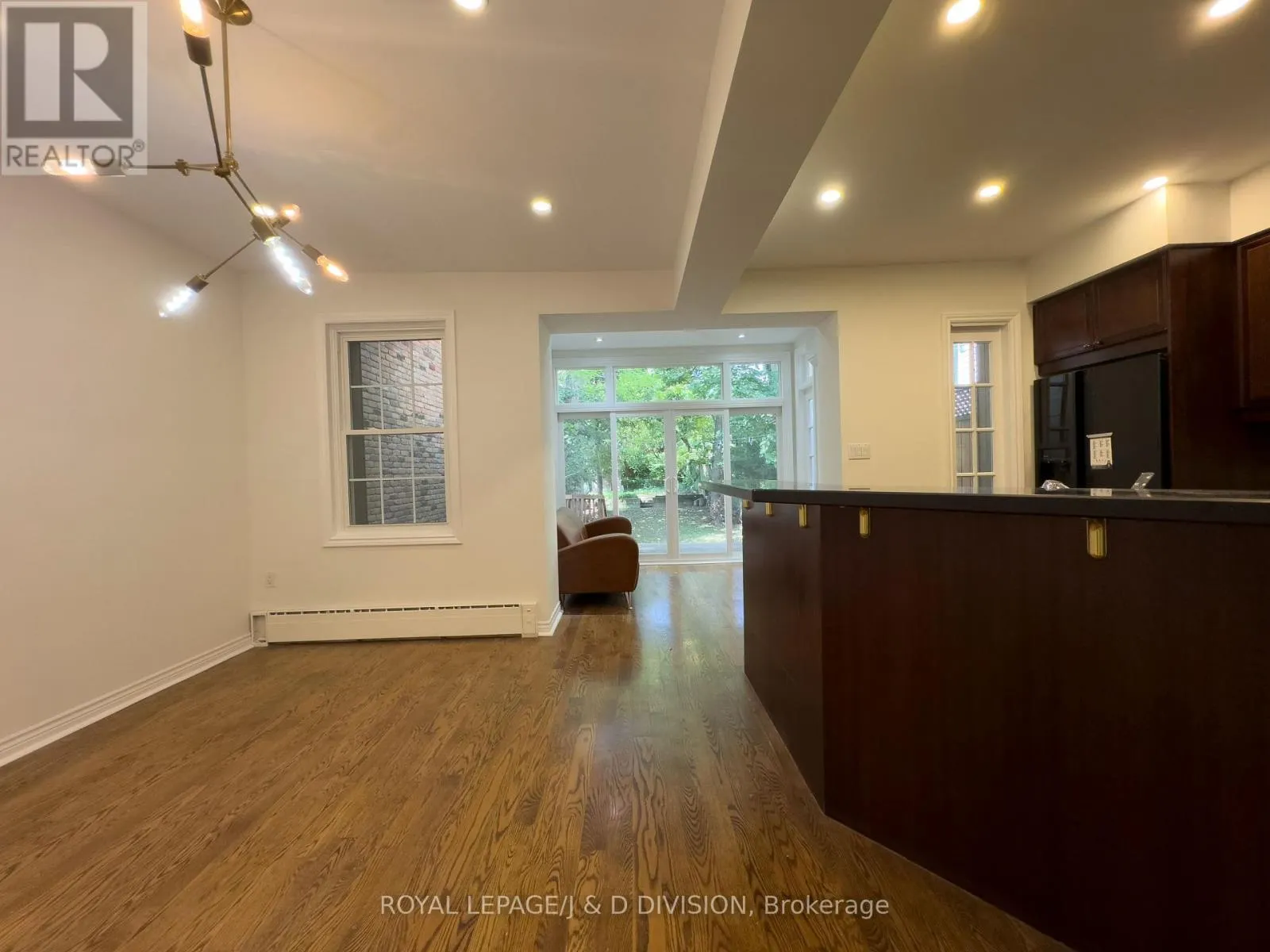 30 WOODLAWN AVENUE W