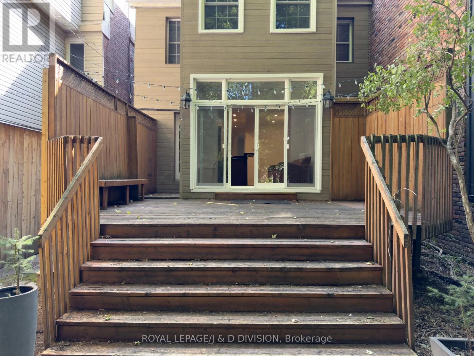 30 WOODLAWN AVENUE W