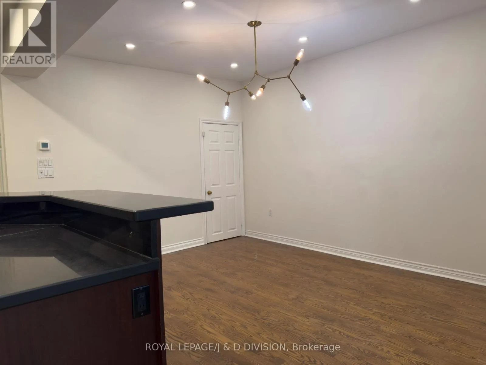 30 WOODLAWN AVENUE W