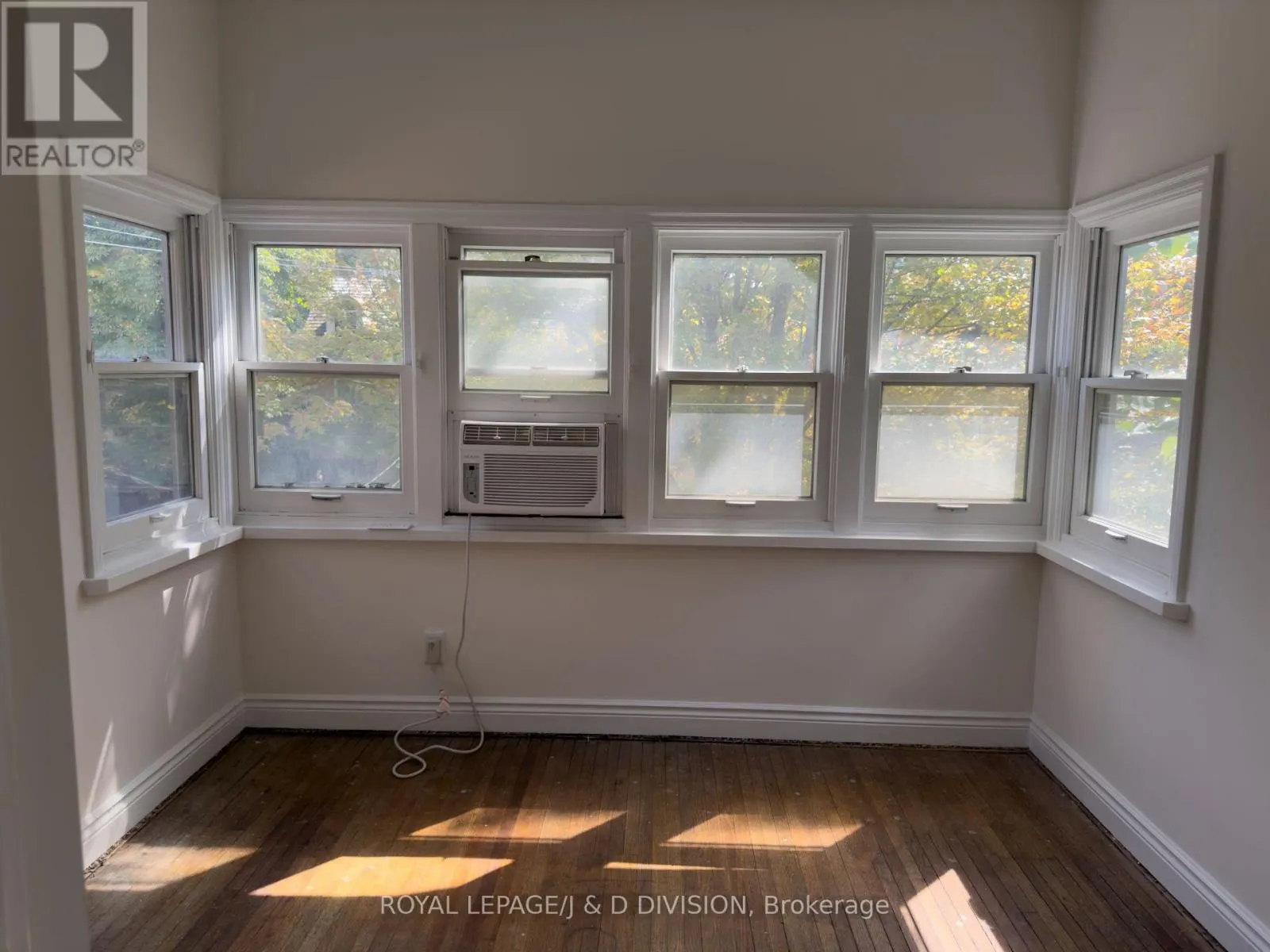30 WOODLAWN AVENUE W