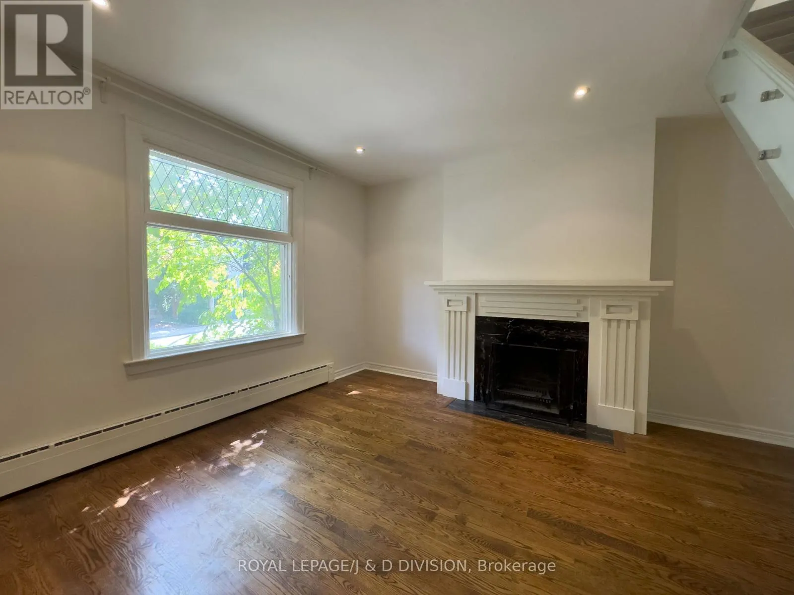 30 WOODLAWN AVENUE W
