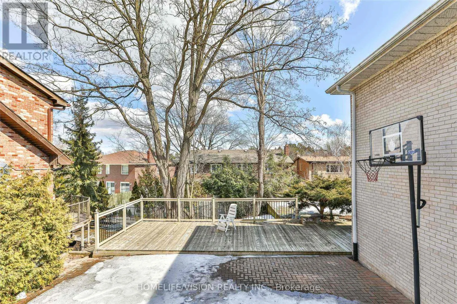 111 BANNATYNE DRIVE