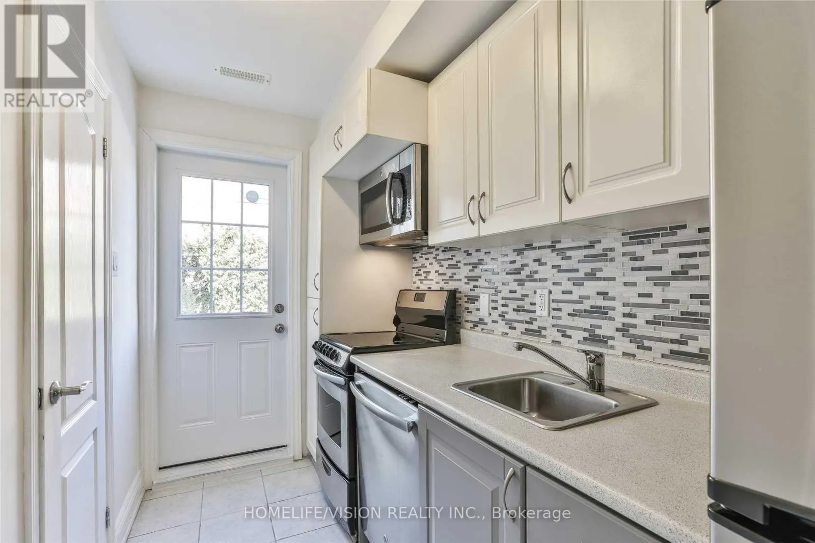 111 BANNATYNE DRIVE