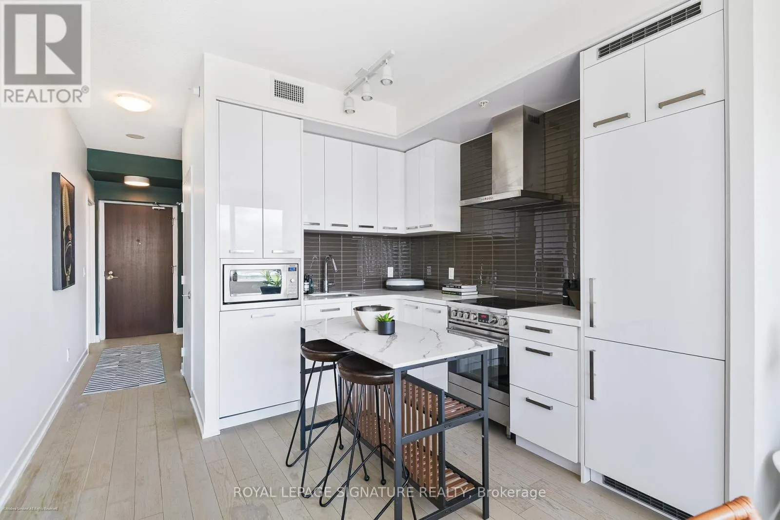 S504 - 120 BAYVIEW AVENUE
