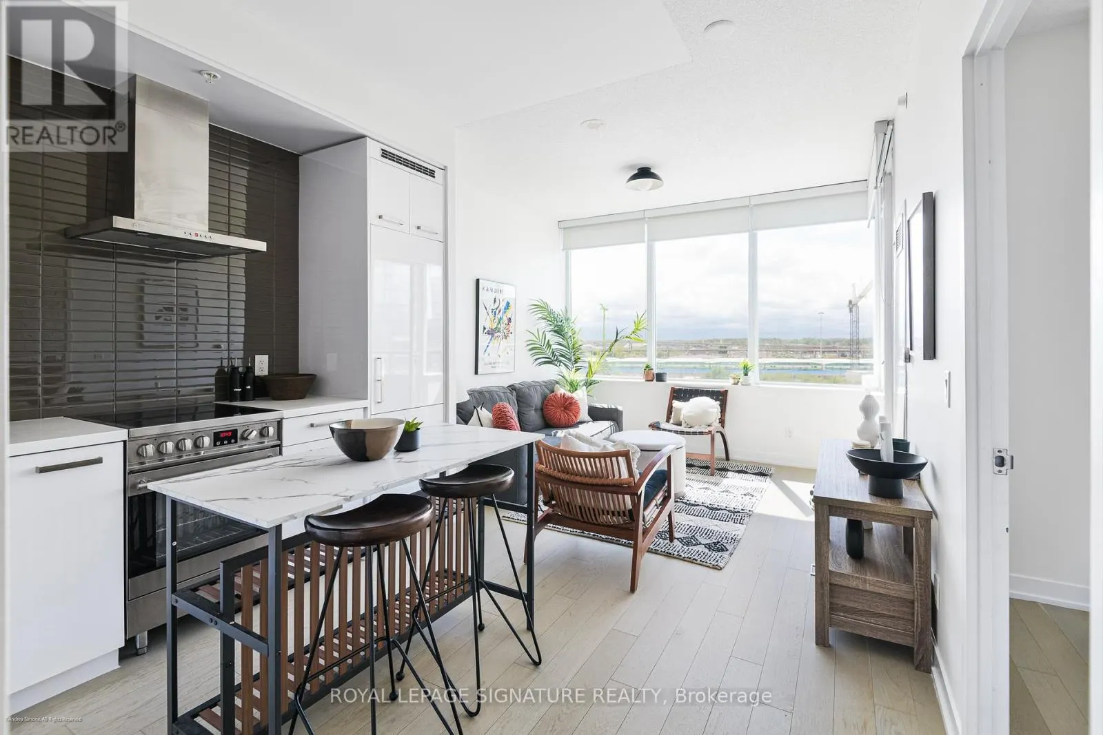 S504 - 120 BAYVIEW AVENUE