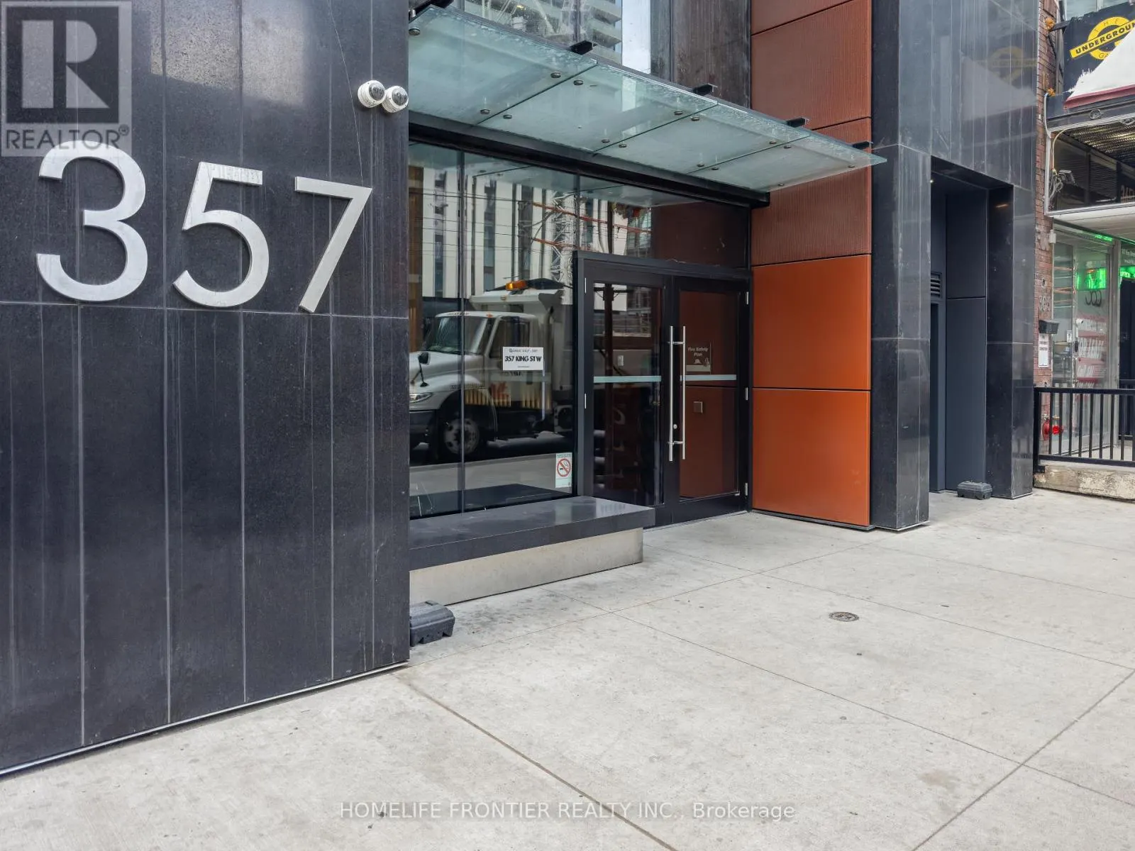 1608 - 357 KING STREET W