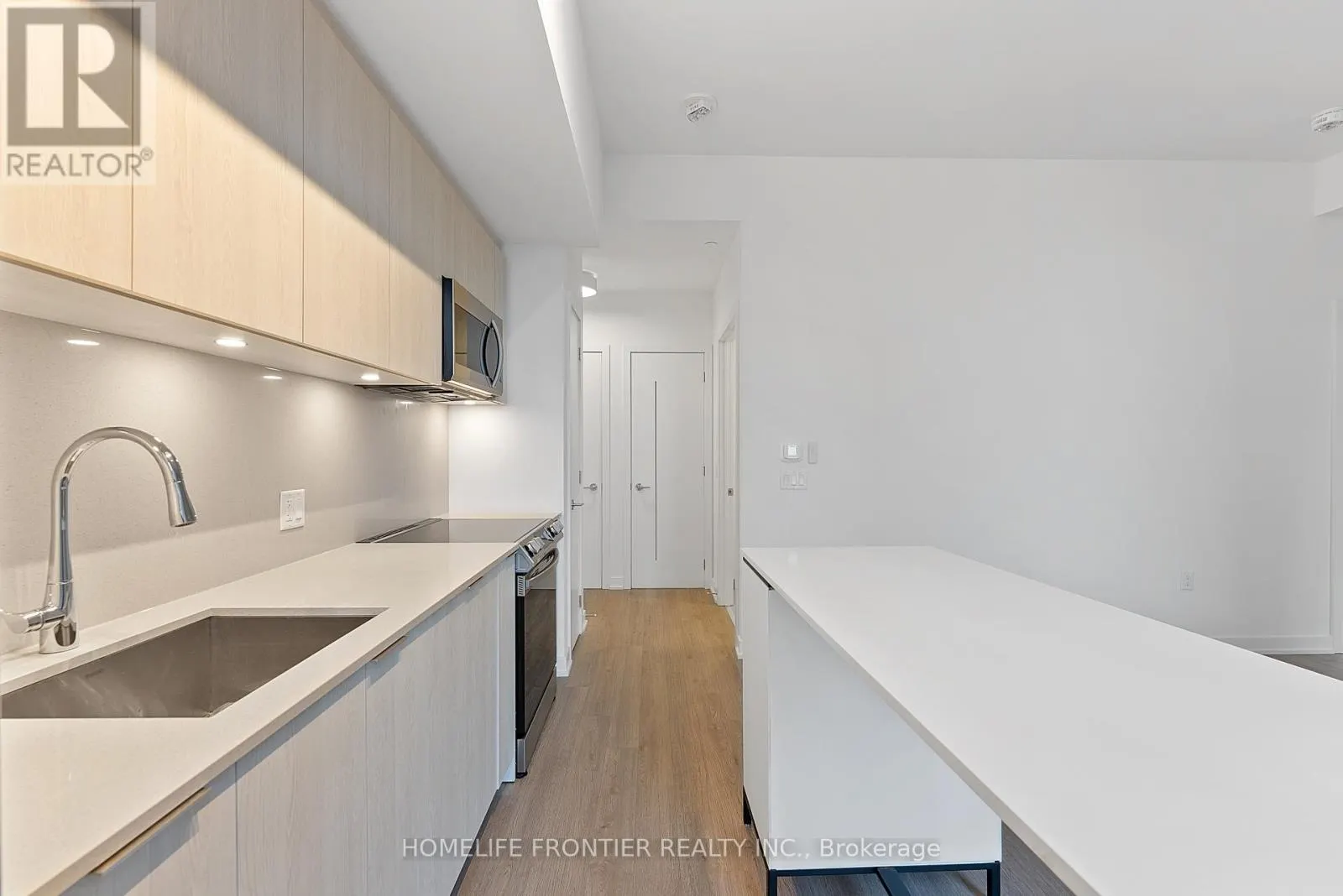 1608 - 357 KING STREET W
