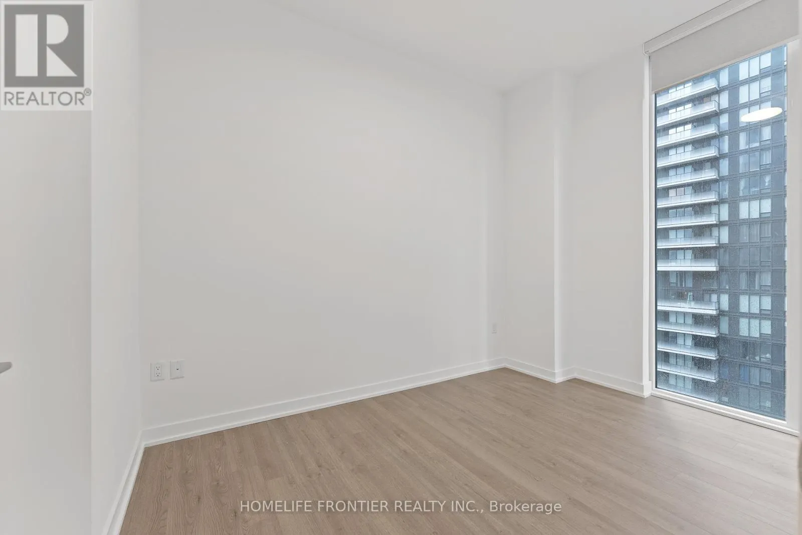 1608 - 357 KING STREET W