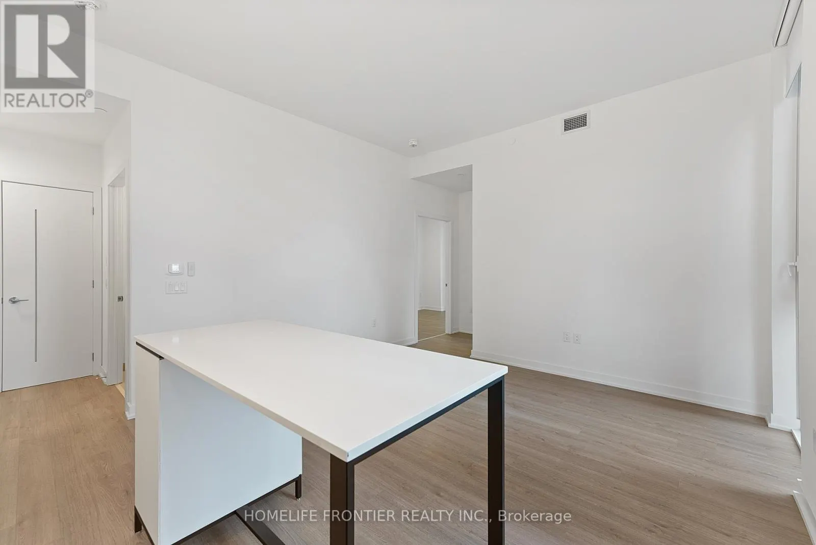 1608 - 357 KING STREET W