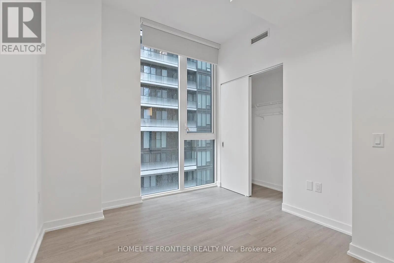 1608 - 357 KING STREET W