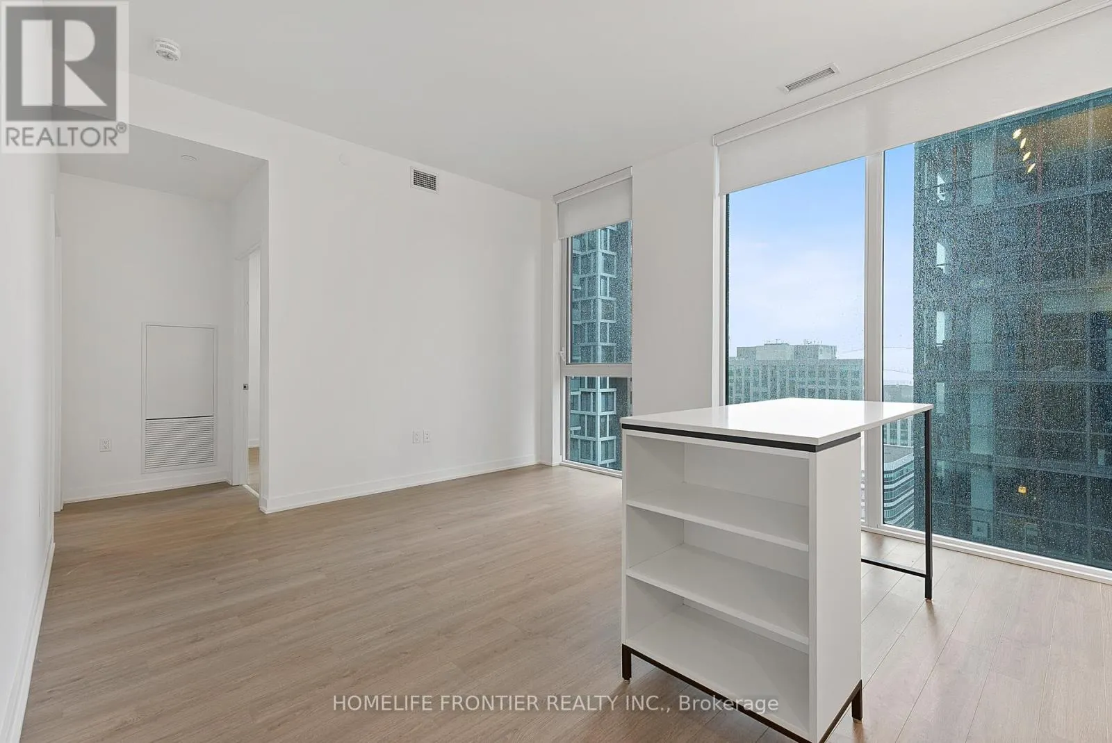 1608 - 357 KING STREET W