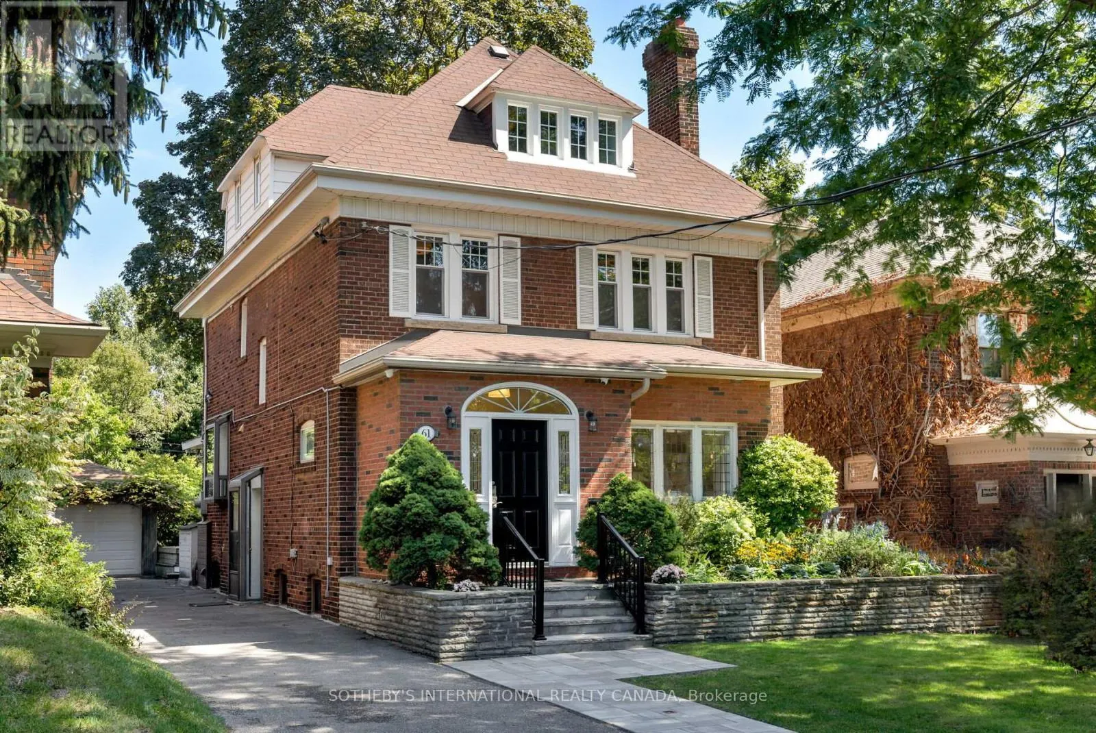 61 EASTBOURNE AVENUE