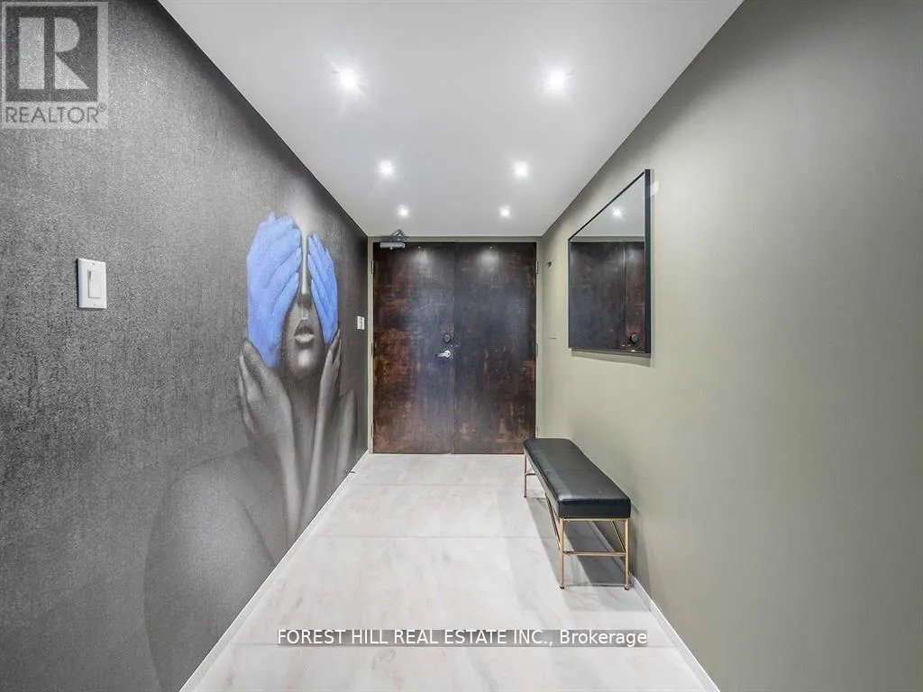 PH7 - 8 WELLESLEY STREET E