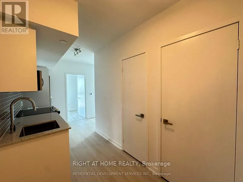1112 - 500 WILSON AVENUE