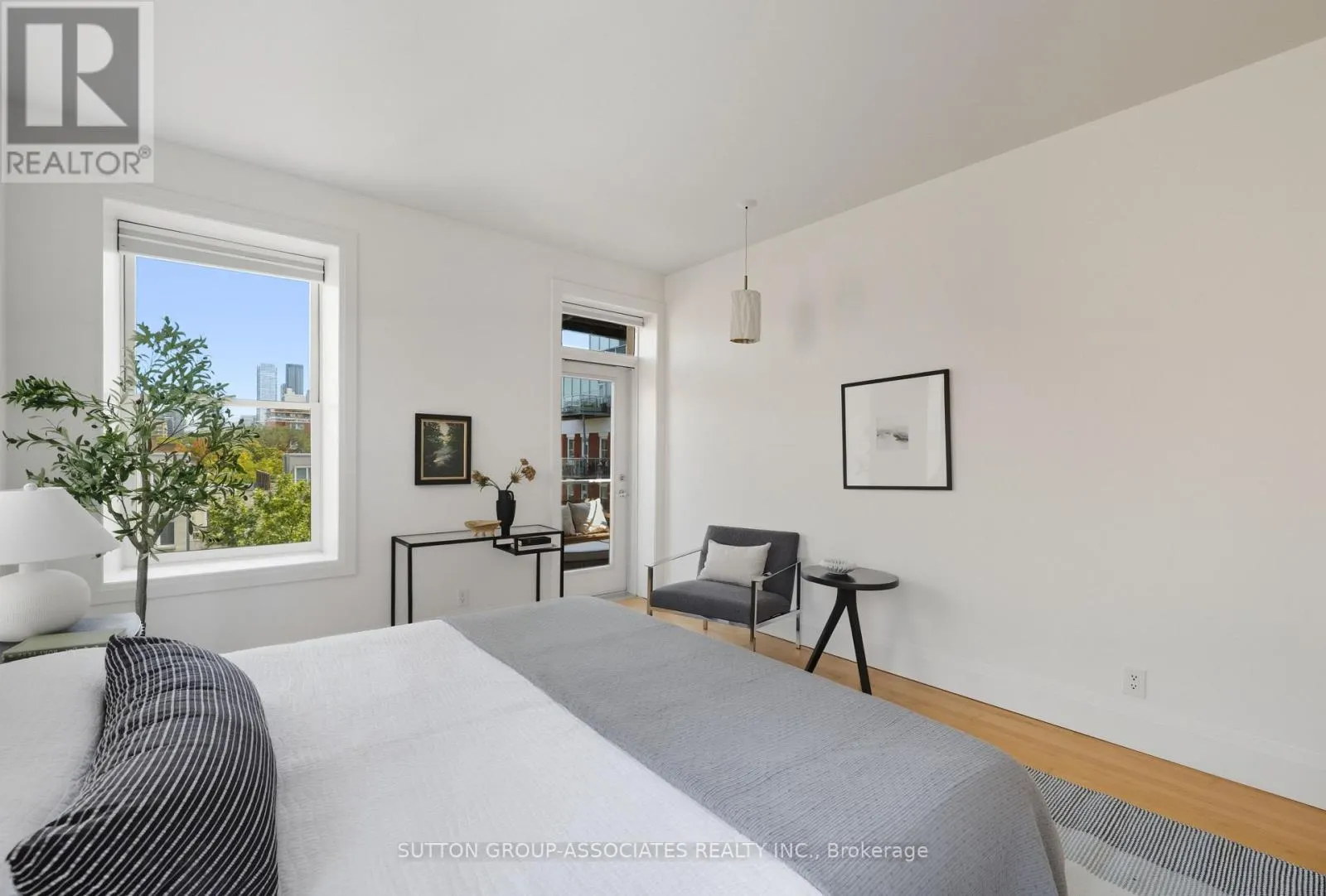 408 - 385 BRUNSWICK AVENUE