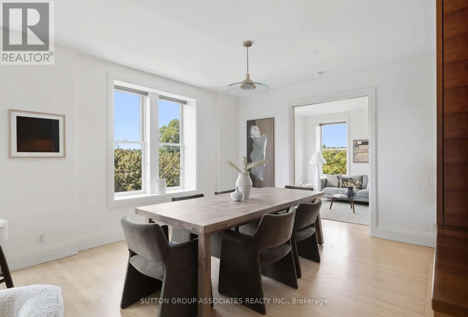 408 - 385 BRUNSWICK AVENUE
