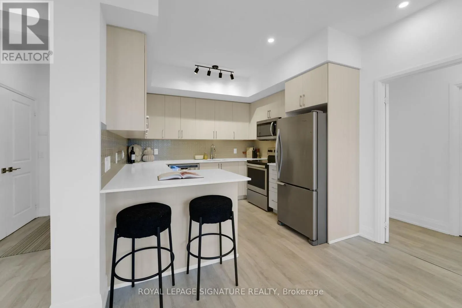 910 - 591 SHEPPARD AVENUE E