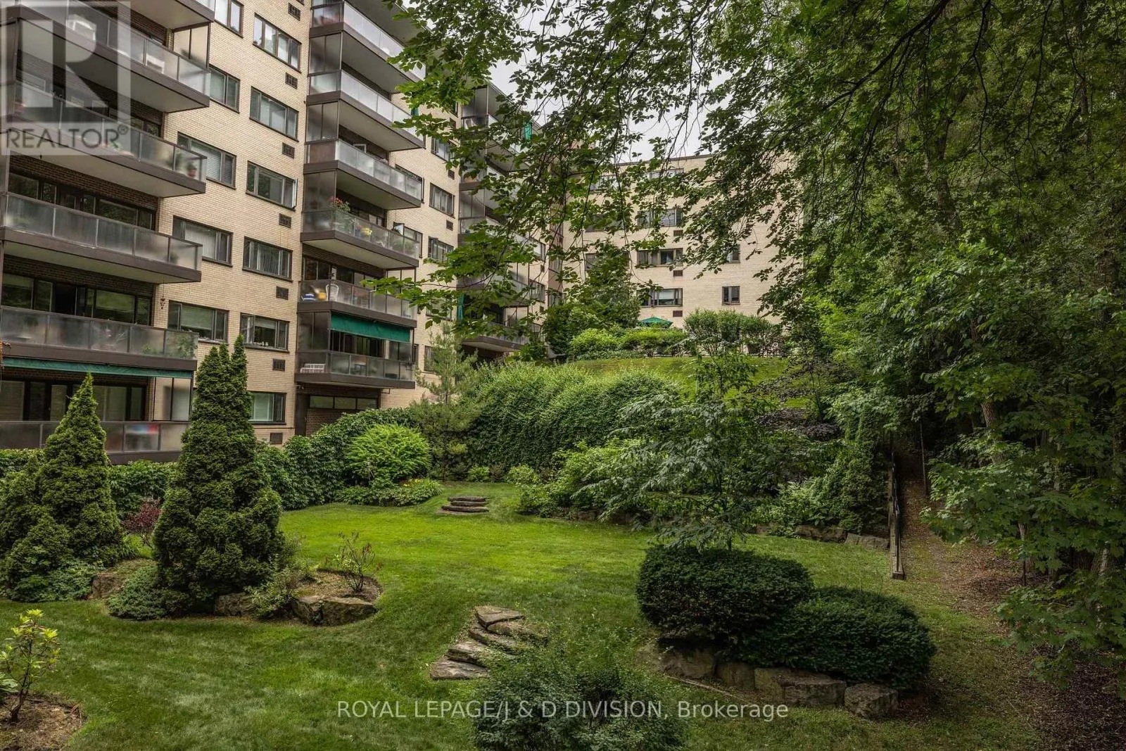 201 - 120 ROSEDALE VALLEY ROAD