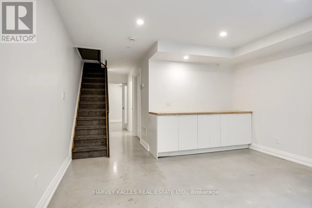211 COTTINGHAM STREET
