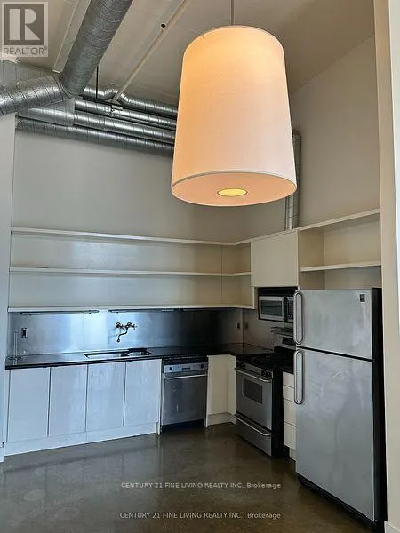408 - 90 SUMACH STREET