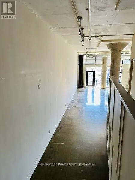 408 - 90 SUMACH STREET