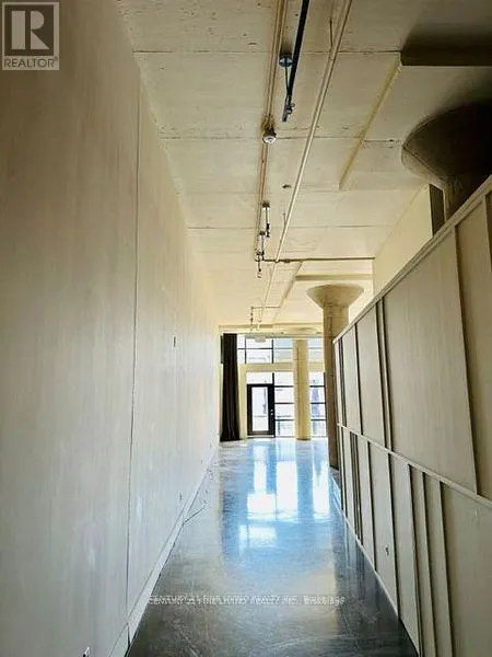 408 - 90 SUMACH STREET